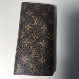 Louis Vuitton Brazza Wallet In Monogram canvas